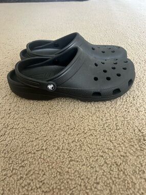 CROCS Classic Clog in Black